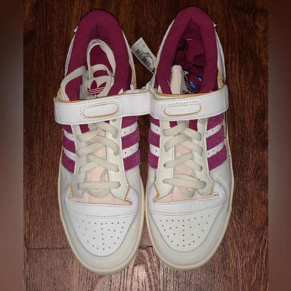 Adidas size 10 Forum 84 low
